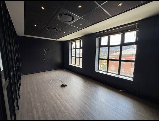 745M² OFFICE TO LET IN ROSEBANK